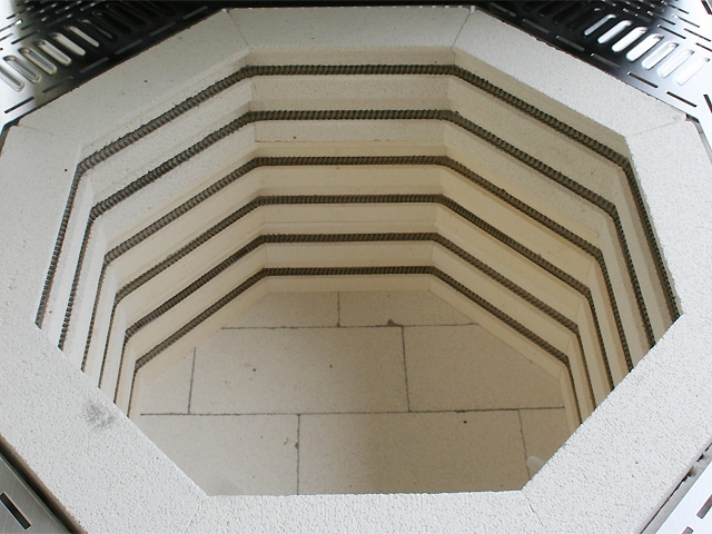 中型電気窯　DUB-05　炉内のヒーター線などの画像です