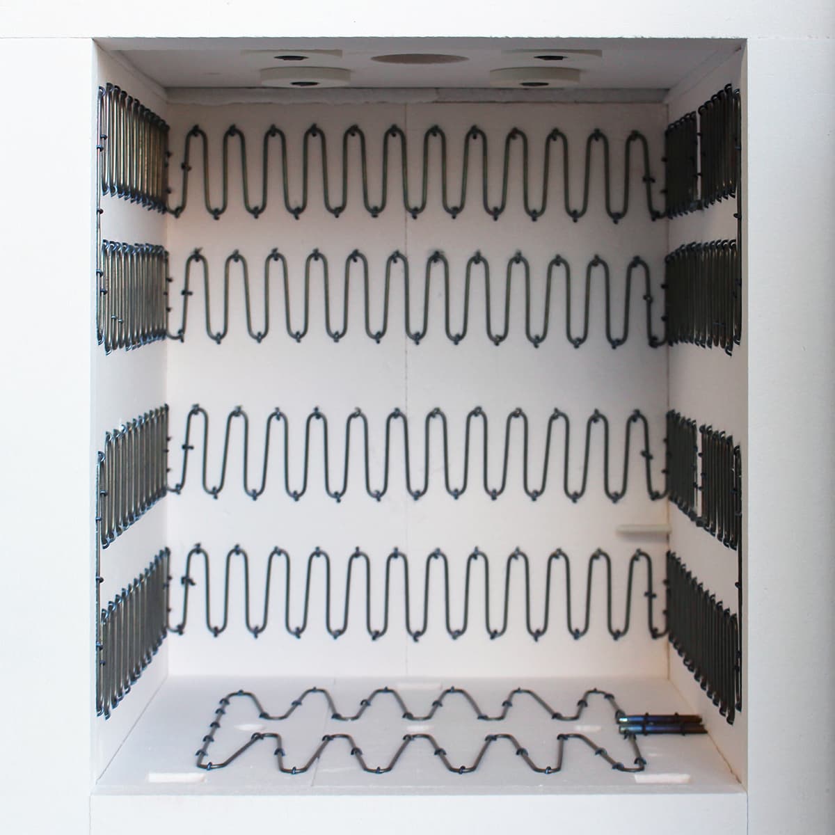 電気窯　LK(写真はLK-5型)　正面から見た炉内の画像です