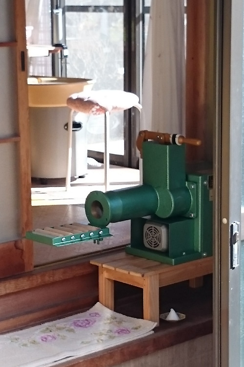 常圧式土練機 KM-200 常圧式土練機 KM-200