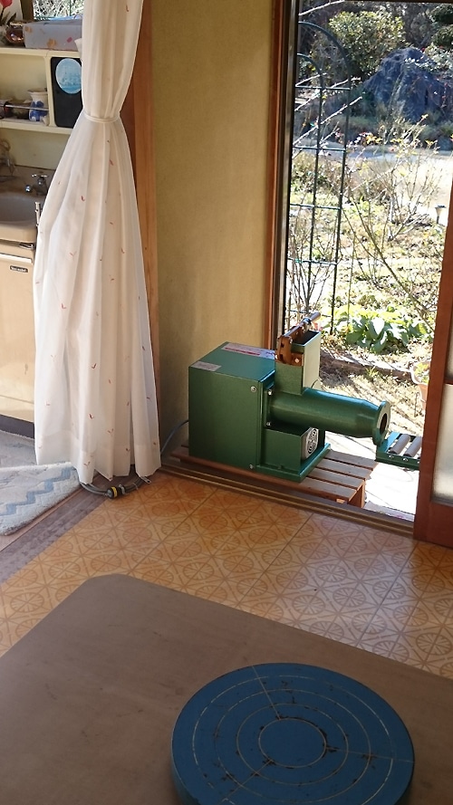 常圧式土練機 KM-200 常圧式土練機 KM-200