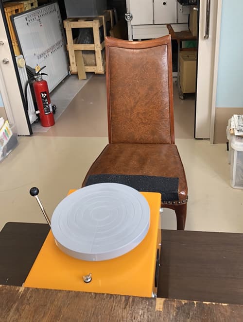 小型電動ろくろ らくらく2型 (ドベ受なし) 小型電動ろくろ らくらく2型 (ドベ受なし)