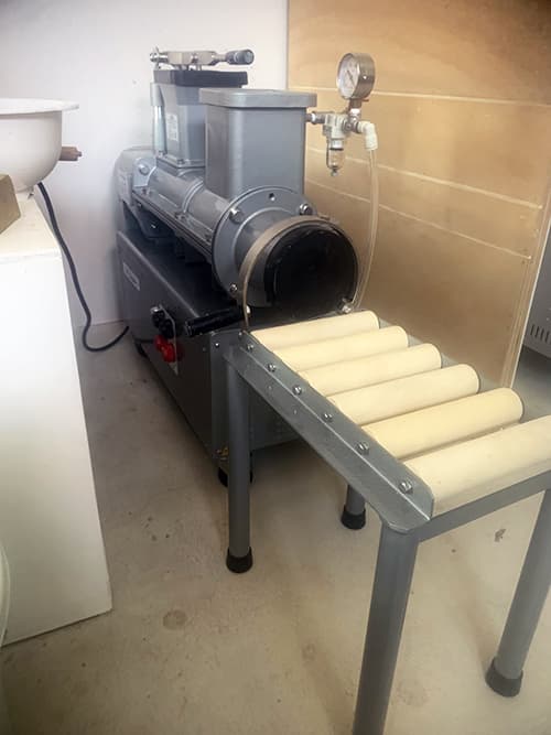 真空式土練機 NVA-04S 真空式土練機 NVA-04S