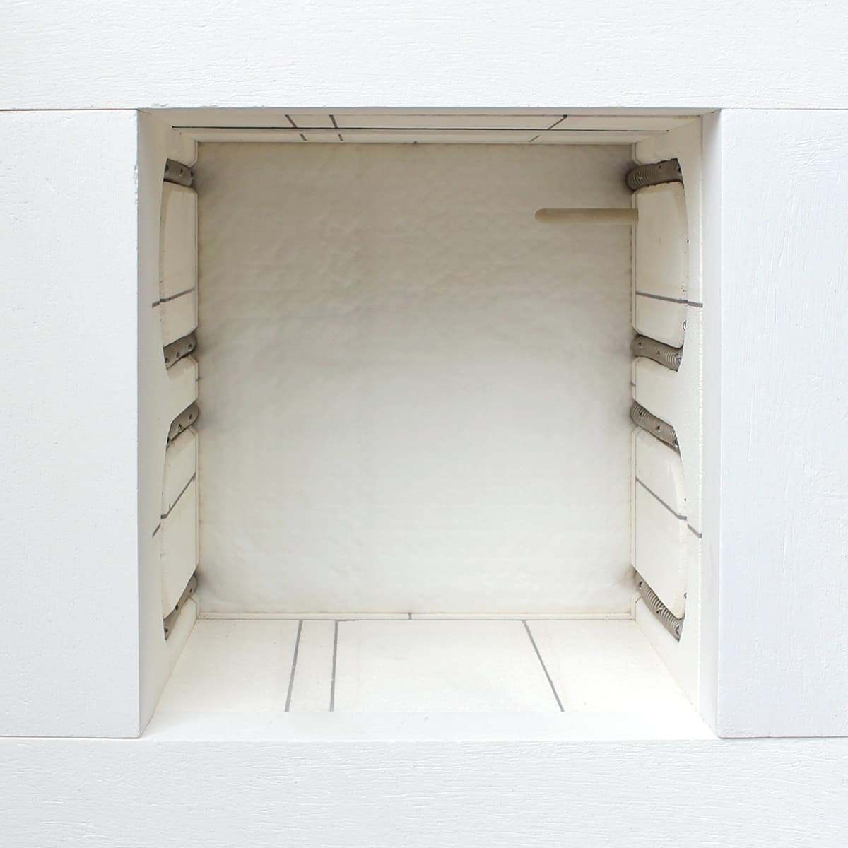 小型電気窯　DMT-01　正面から見た炉内の画像