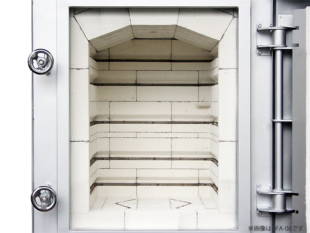 中型電気窯　DFA-08　正面から見た炉内の画像です