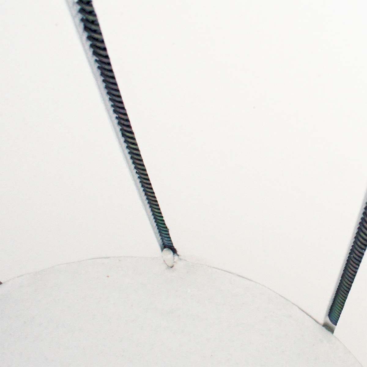 中型電気窯　K-Cシリーズ(写真はK-3540C)　炉内のヒーター線を拡大した画像です