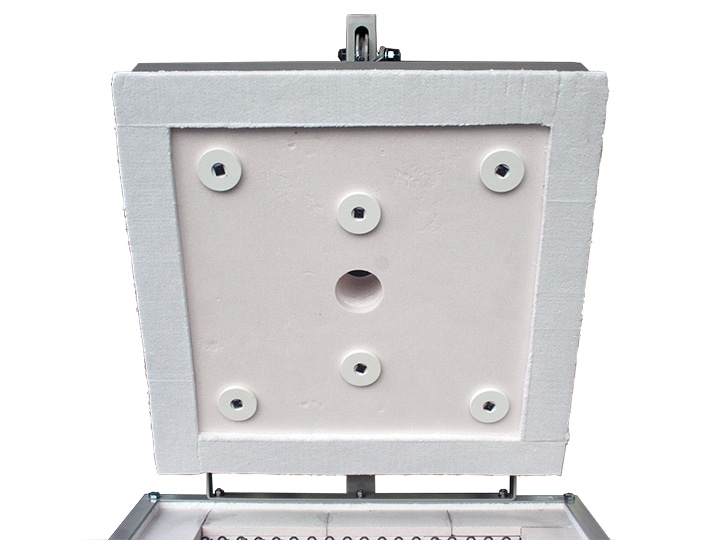 中型電気窯　LR-10　上扉を開けて見た画像です