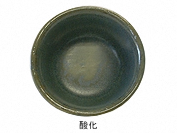 やきものの釉薬(うわぐすり) 釉薬】焼き物の表面を覆っている薄いガラス状の皮膜、「釉薬